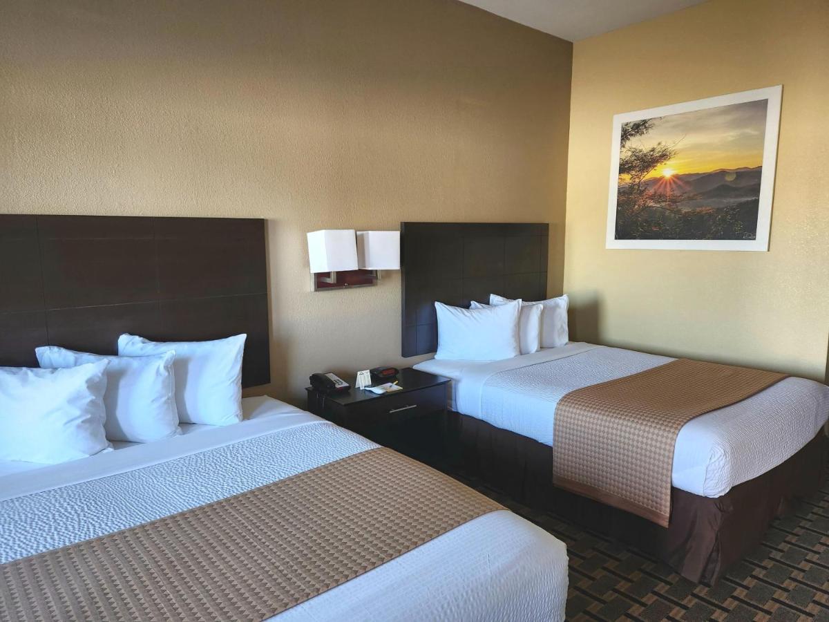 Queen Room with Two Queen Beds - Non-Smoking at Days Inn by Wyndham Baytown East