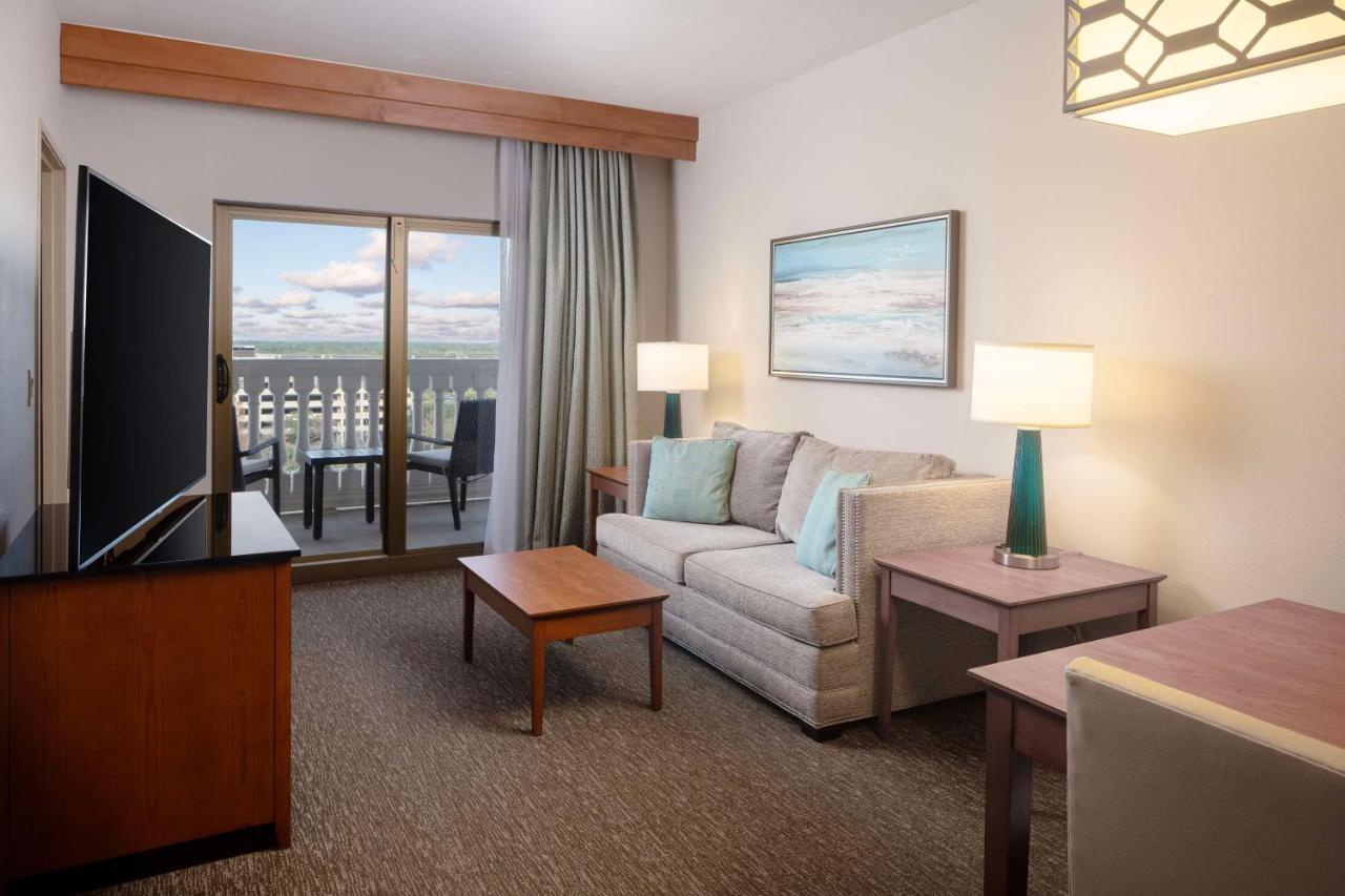 | Hilton St. Petersburg Carillon Park