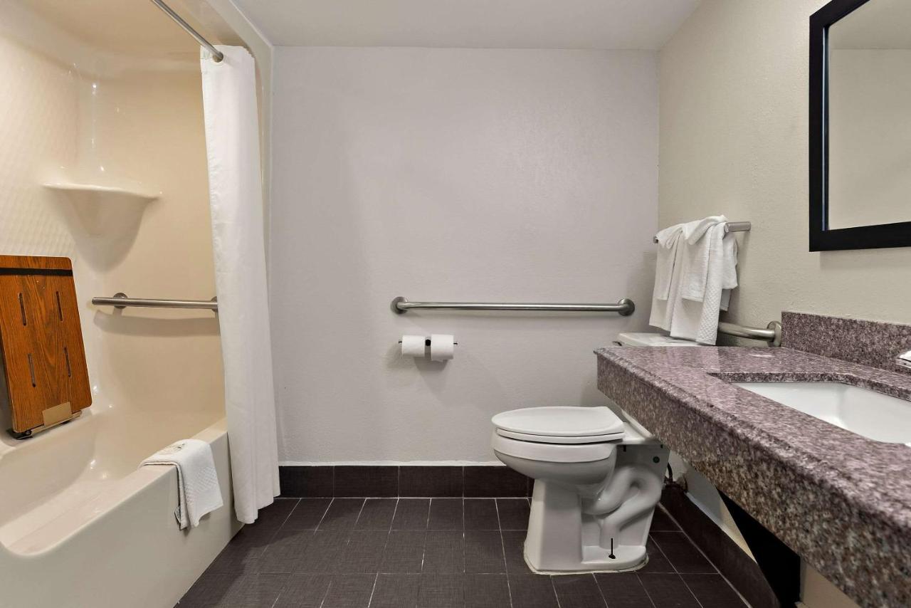 | Quality Inn