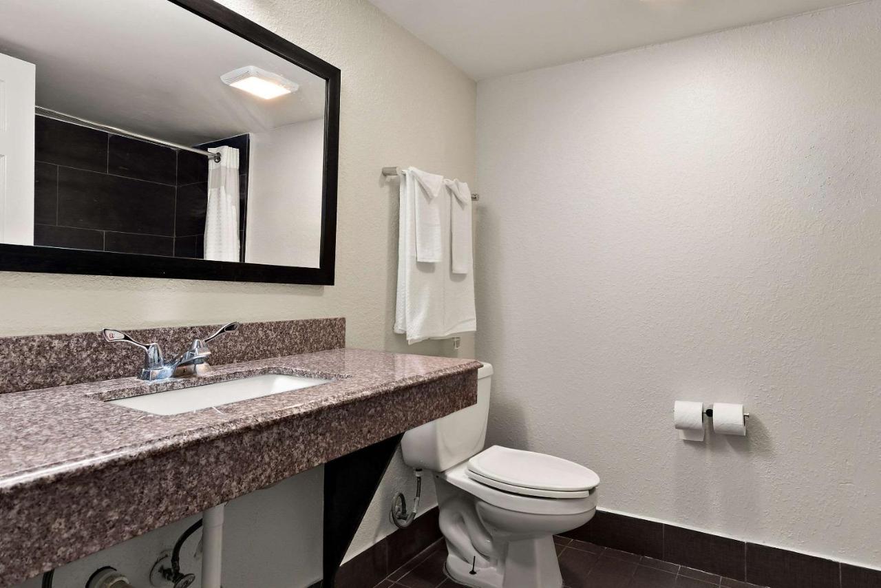 | Quality Inn