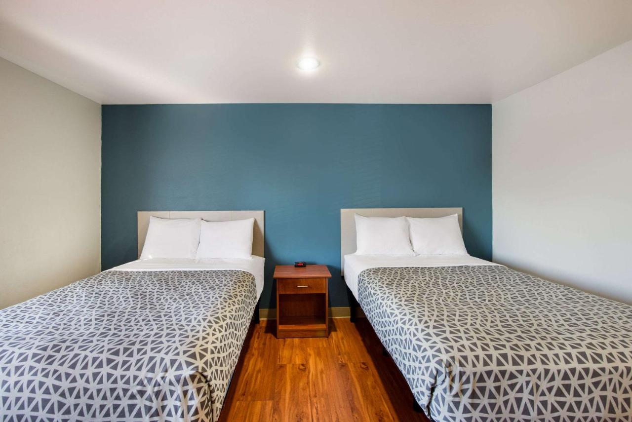 Double Room with Two Double Beds - Smoking at WoodSpring Suites Columbus Southeast