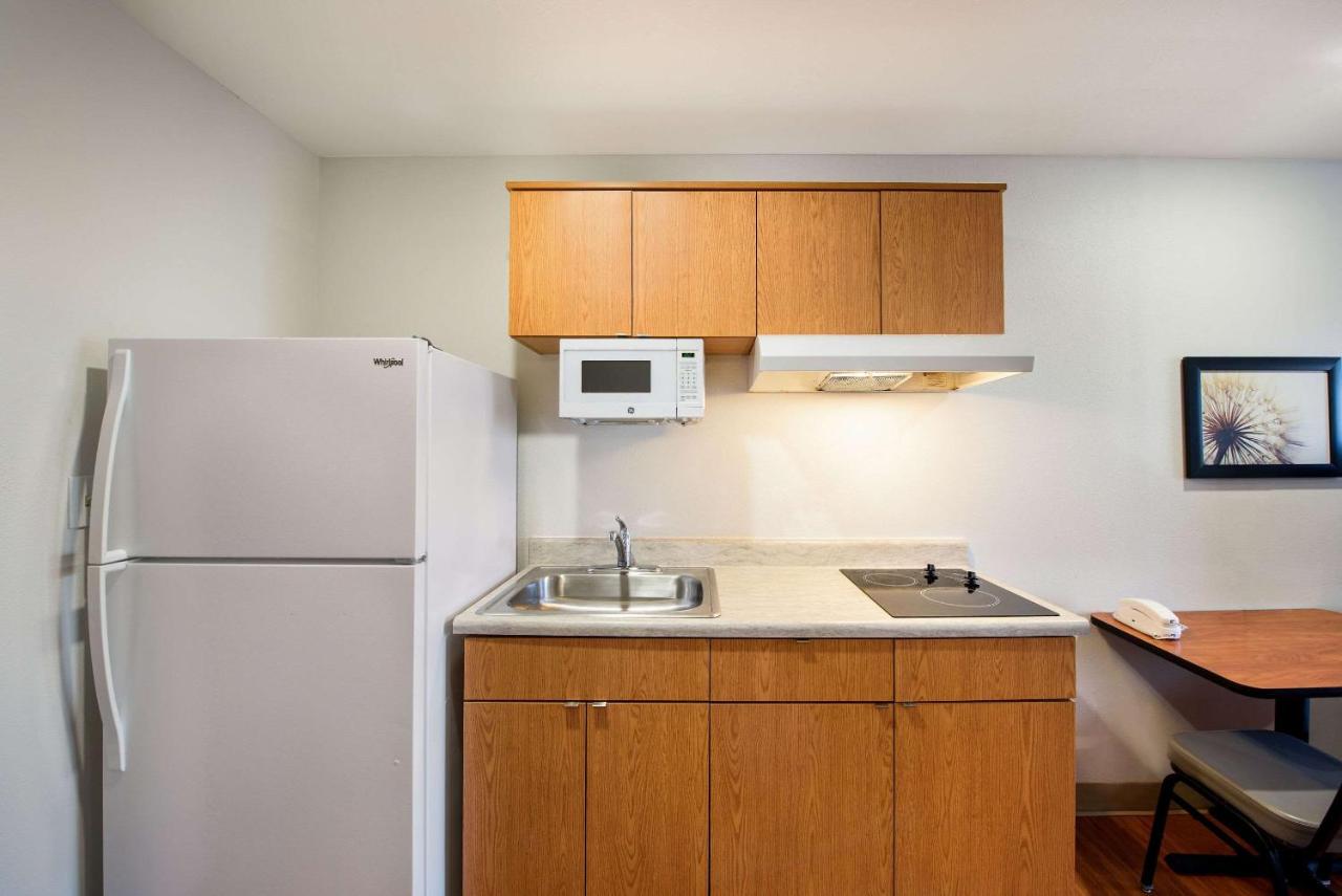 Double Room with Two Double Beds - Smoking at WoodSpring Suites Columbus Southeast