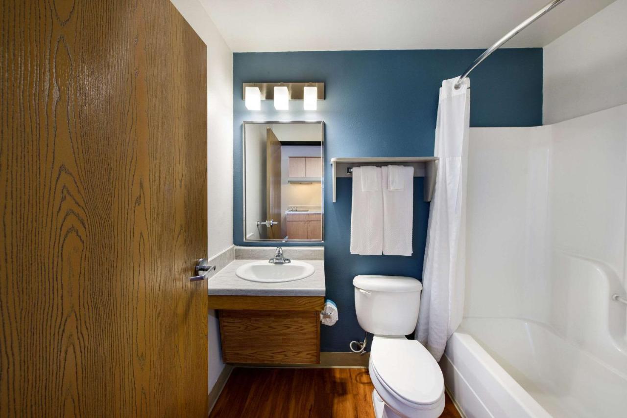 Double Room with Two Double Beds - Smoking at WoodSpring Suites Columbus Southeast