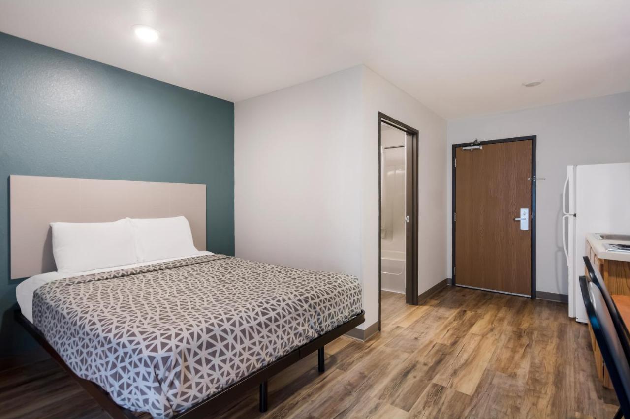 Standard Double Room - Accessible/Non-Smoking at WoodSpring Suites Macon West I-475