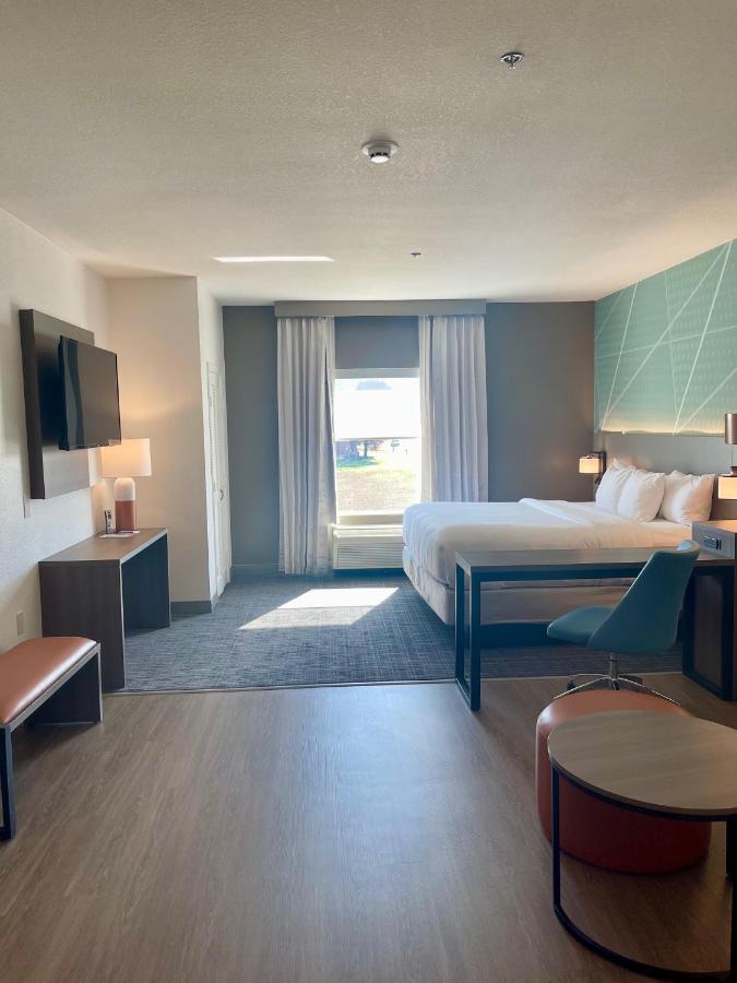 King Suite with Sofa Bed - Non-Smoking at Comfort Suites Granbury