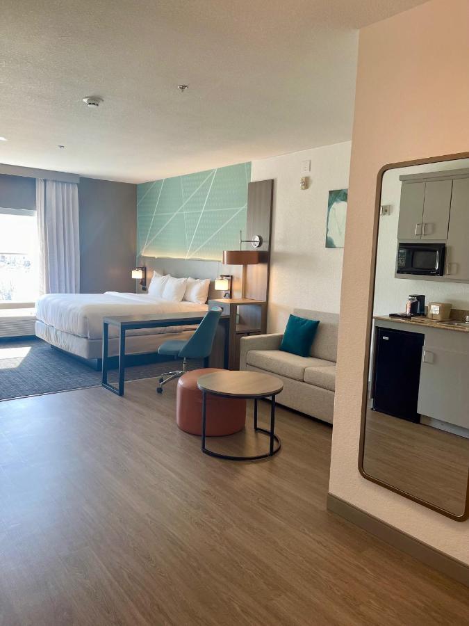 King Suite with Sofa Bed - Non-Smoking at Comfort Suites Granbury