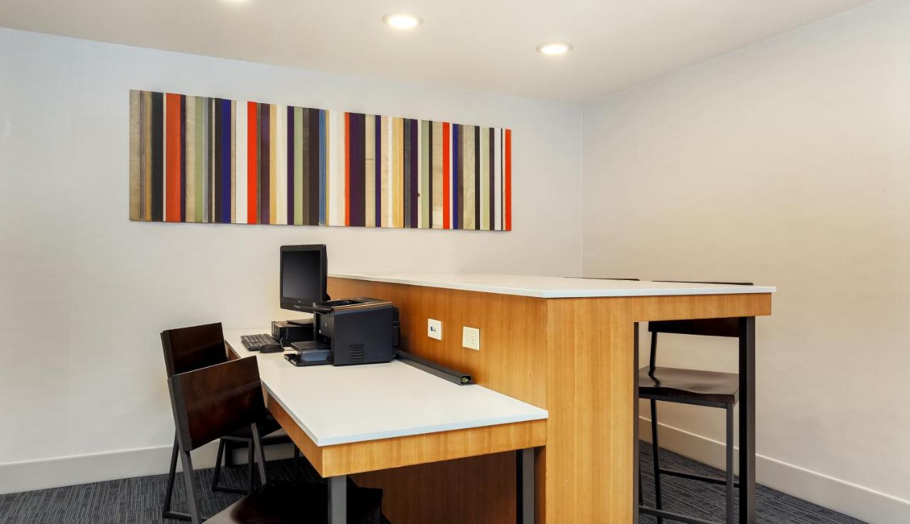  | Holiday Inn Express Las Vegas South, an IHG Hotel