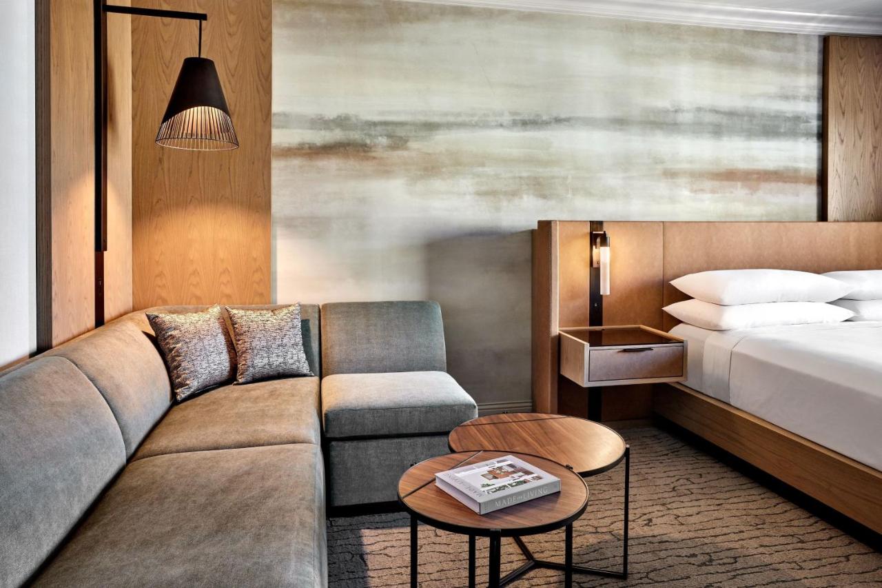 JW Griffin Club for 2, Club lounge access, Guest room at JW Marriott Phoenix Desert Ridge Resort & Spa