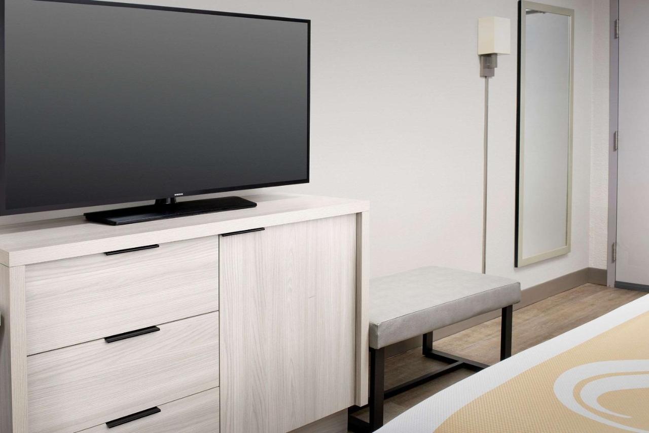 King Room - Accessible/Non-Smoking at Quality Inn Atlantic Beach - Mayo Clinic Jax Area