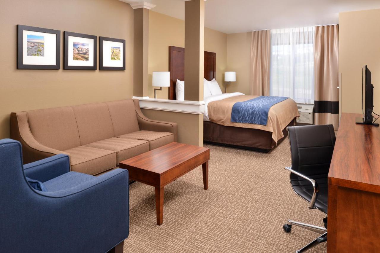 King Suite - Non-Smoking at Comfort Inn & Suites Mandan - Bismarck