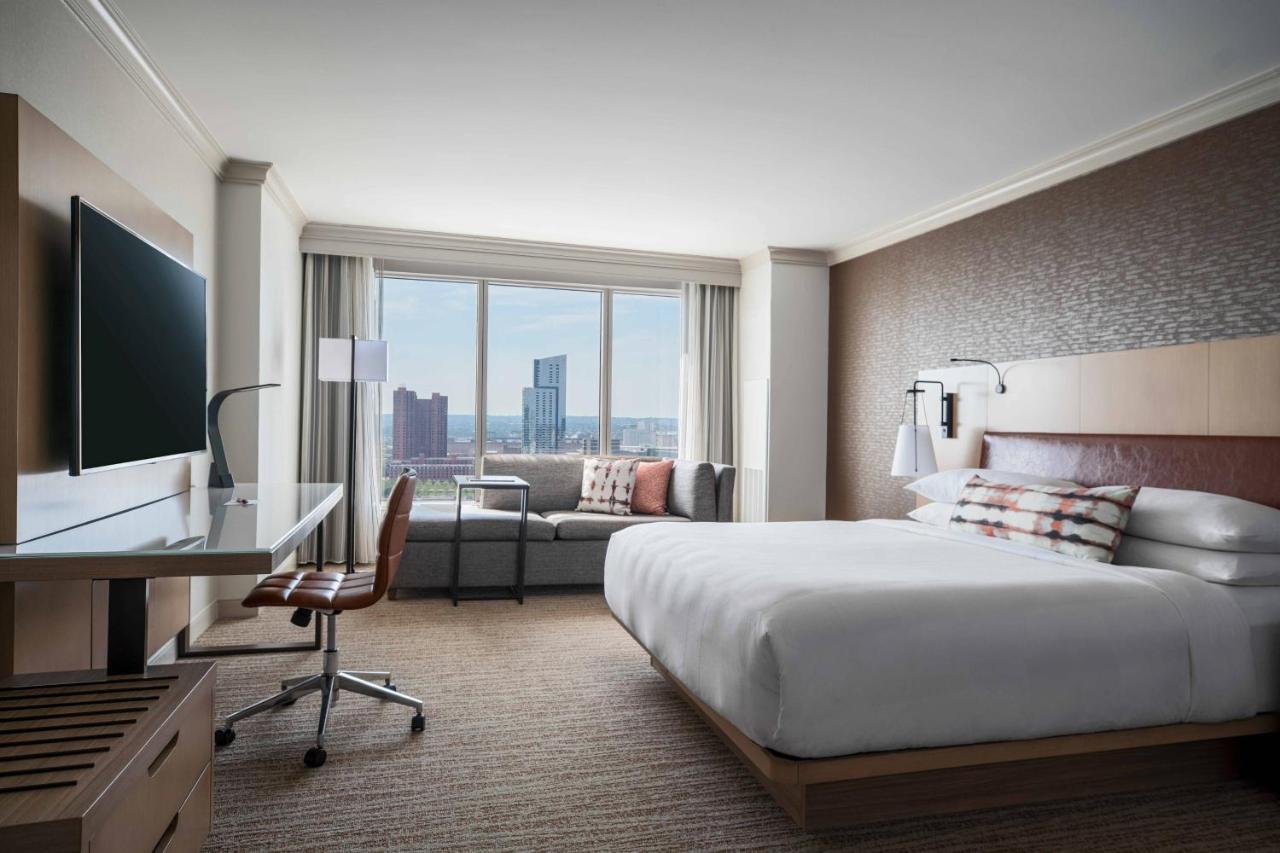 Executive King Room with Sofa Bed at Baltimore Marriott Waterfront