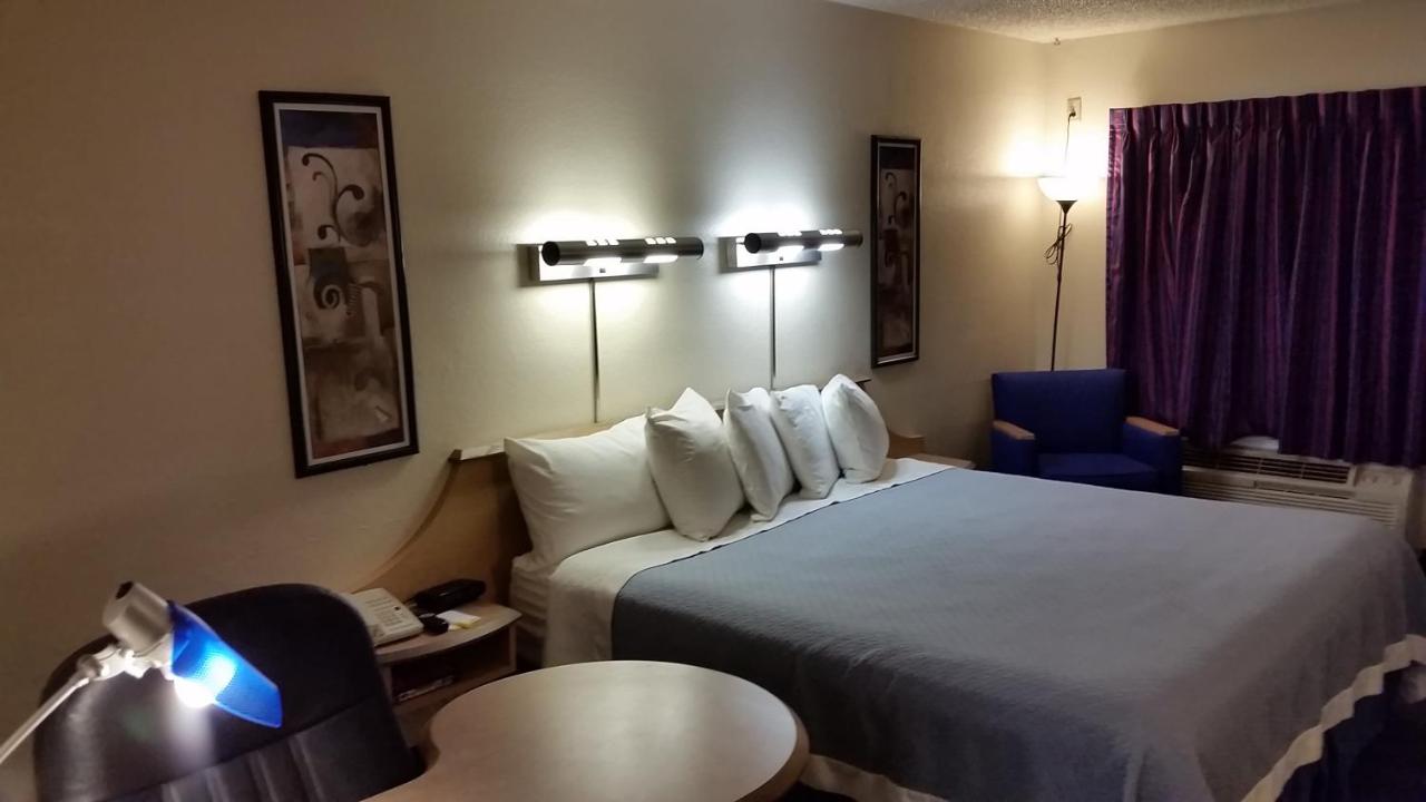 King Room - Non-Smoking at Days Inn by Wyndham Buena Park