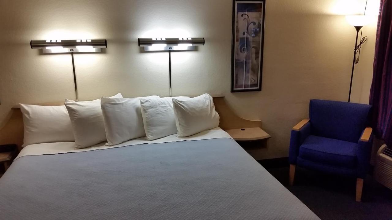 King Room - Non-Smoking at Days Inn by Wyndham Buena Park