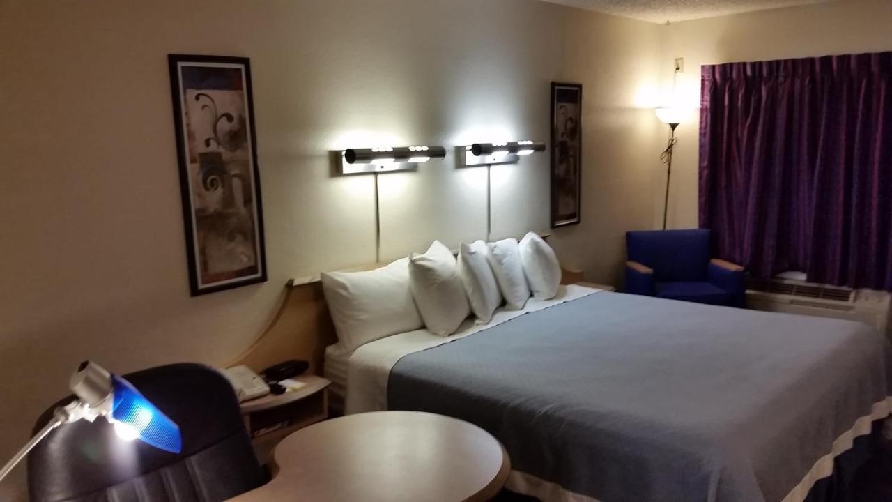 King Room - Non-Smoking at Days Inn by Wyndham Buena Park