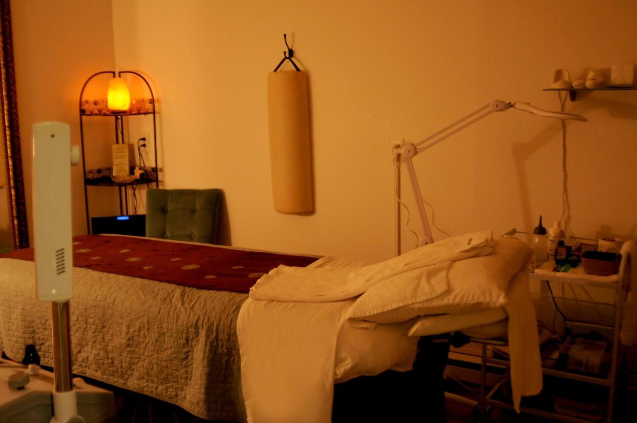  | Acorn Hill Lodge and Spa