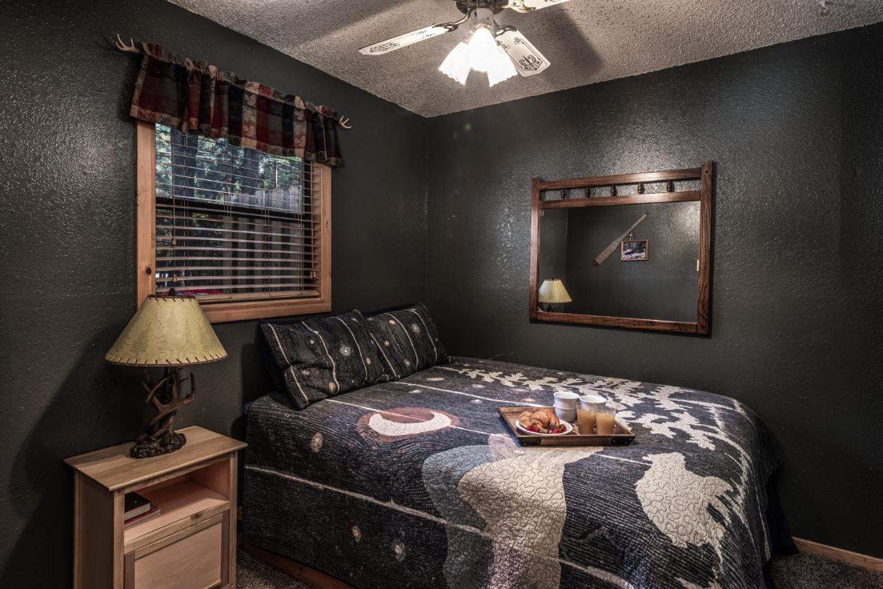 | Upper Canyon Inn