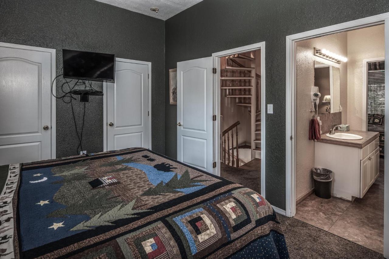 | Upper Canyon Inn