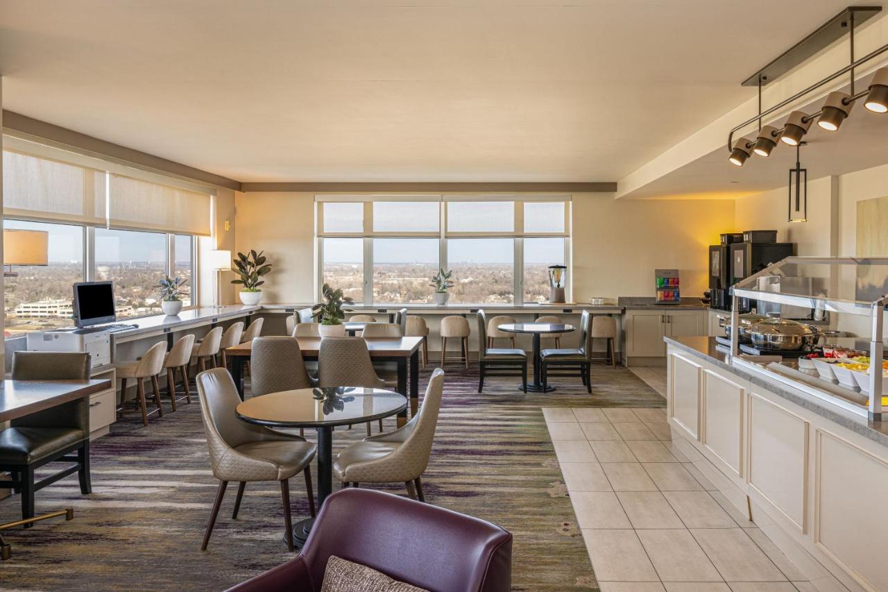 | The Westin Chicago Lombard