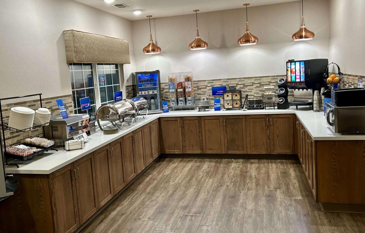 | Best Western Country Inn