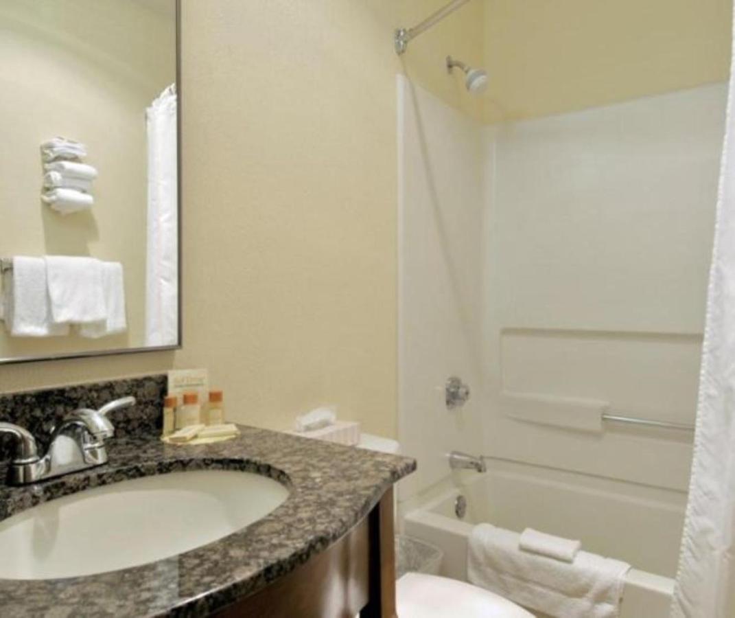 | Quality Inn and Suites North/Polaris