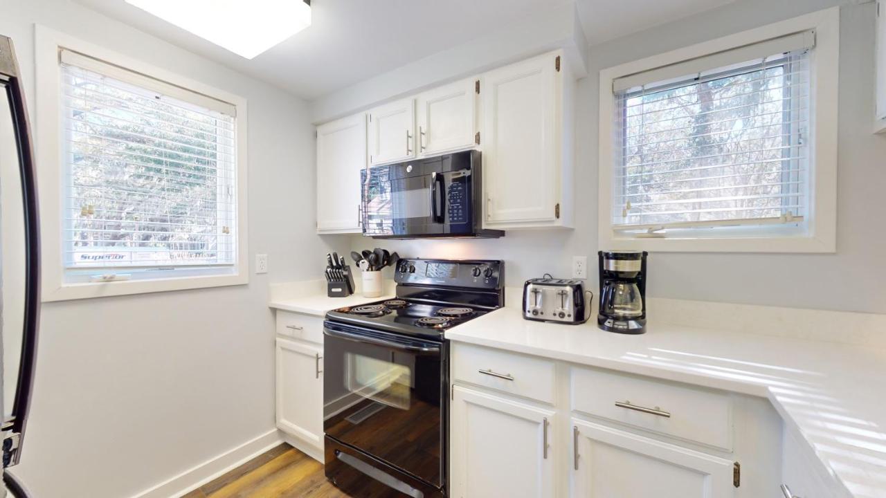 | 7611 Huntington Villas