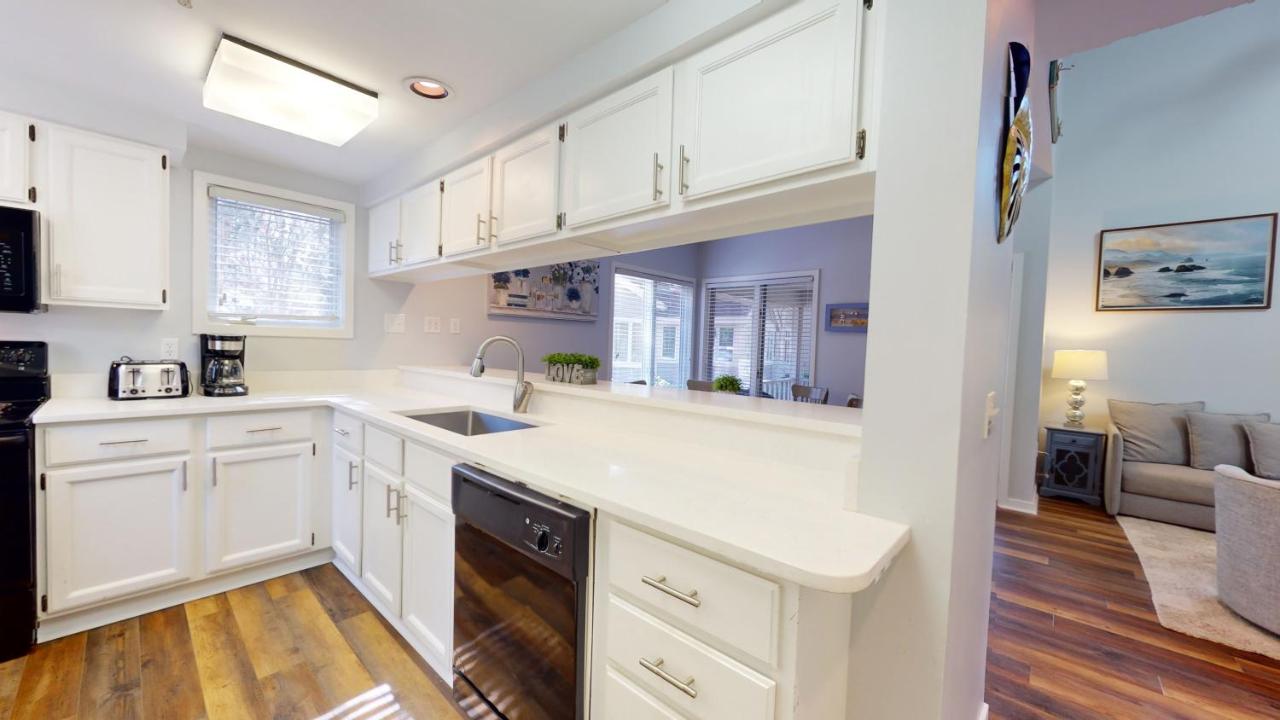 | 7611 Huntington Villas