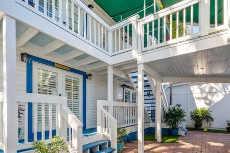  | NEW Underwater Camera at Custom House Inn