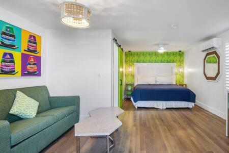  | NEW Chicken Run - Colorful on Duval