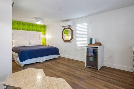  | NEW Chicken Run - Colorful on Duval
