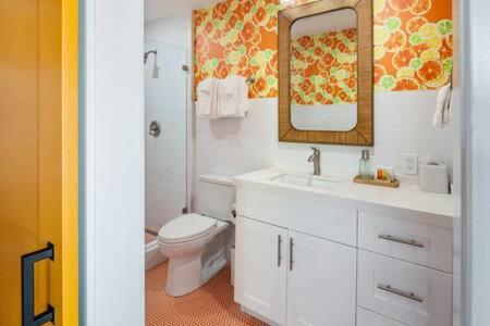 | NEW Citrus Queen at Custom House Inn