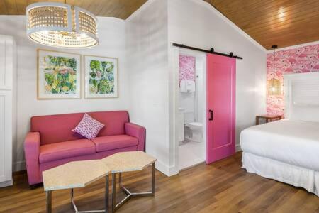  | NEW Birds of a Feather at Custom House Inn