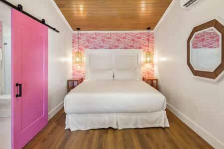  | NEW Birds of a Feather at Custom House Inn