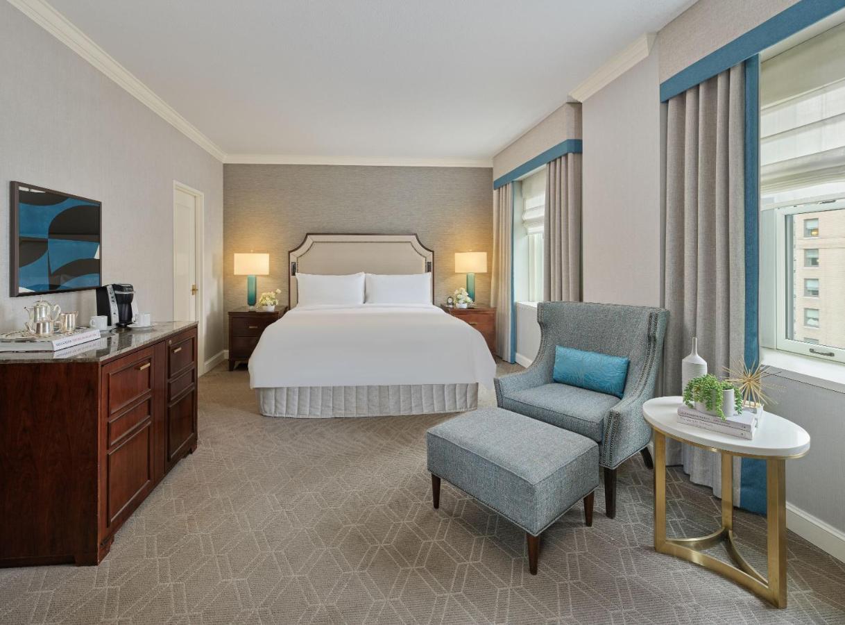 Deluxe King Corner Room at Fairmont Olympic Hotel