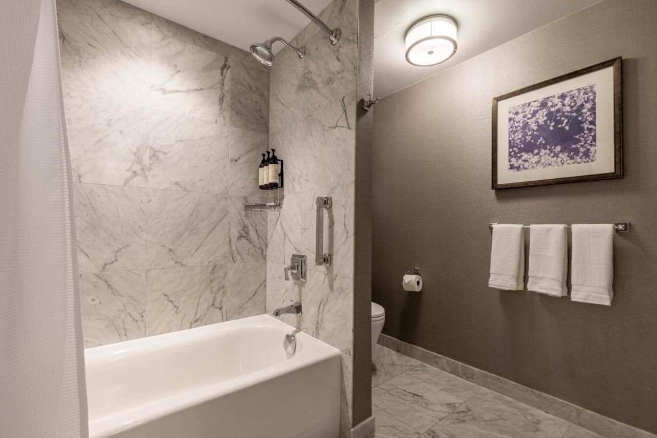 Deluxe King Room at Fairmont Olympic Hotel