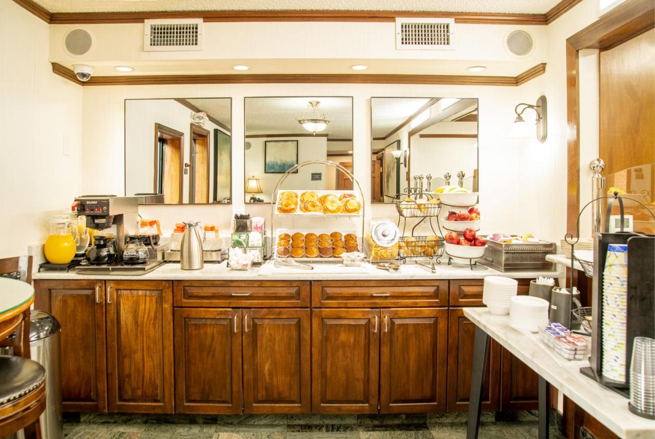 | Holland Hotel Free Parking Jersey City