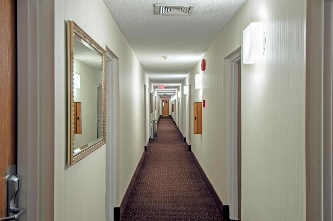 | Holland Hotel Free Parking Jersey City