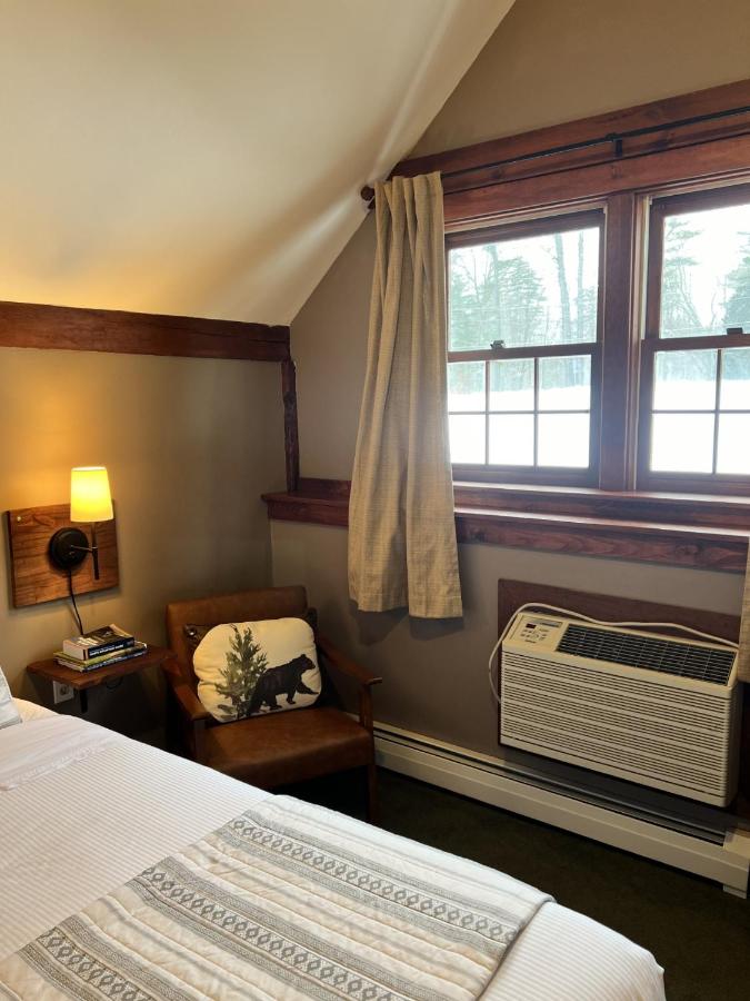 Queen Room at Cranmore Mountain Lodge Bed & Breakfast