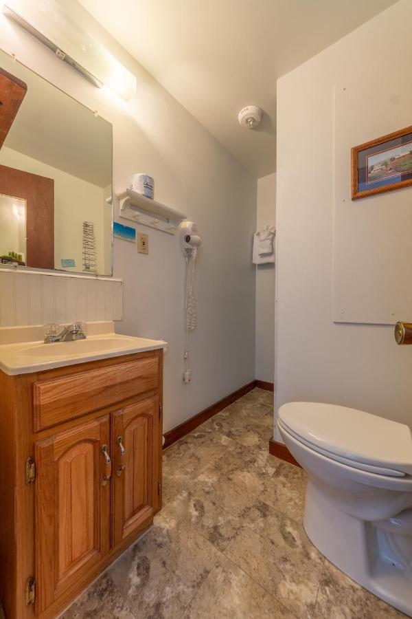 Double Room at Cranmore Mountain Lodge Bed & Breakfast