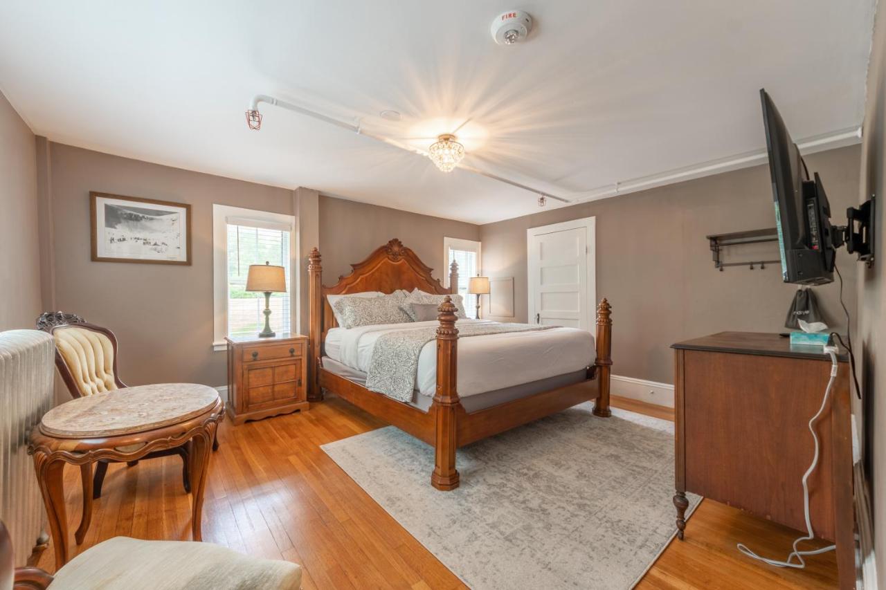 | Cranmore Mountain Lodge Bed & Breakfast