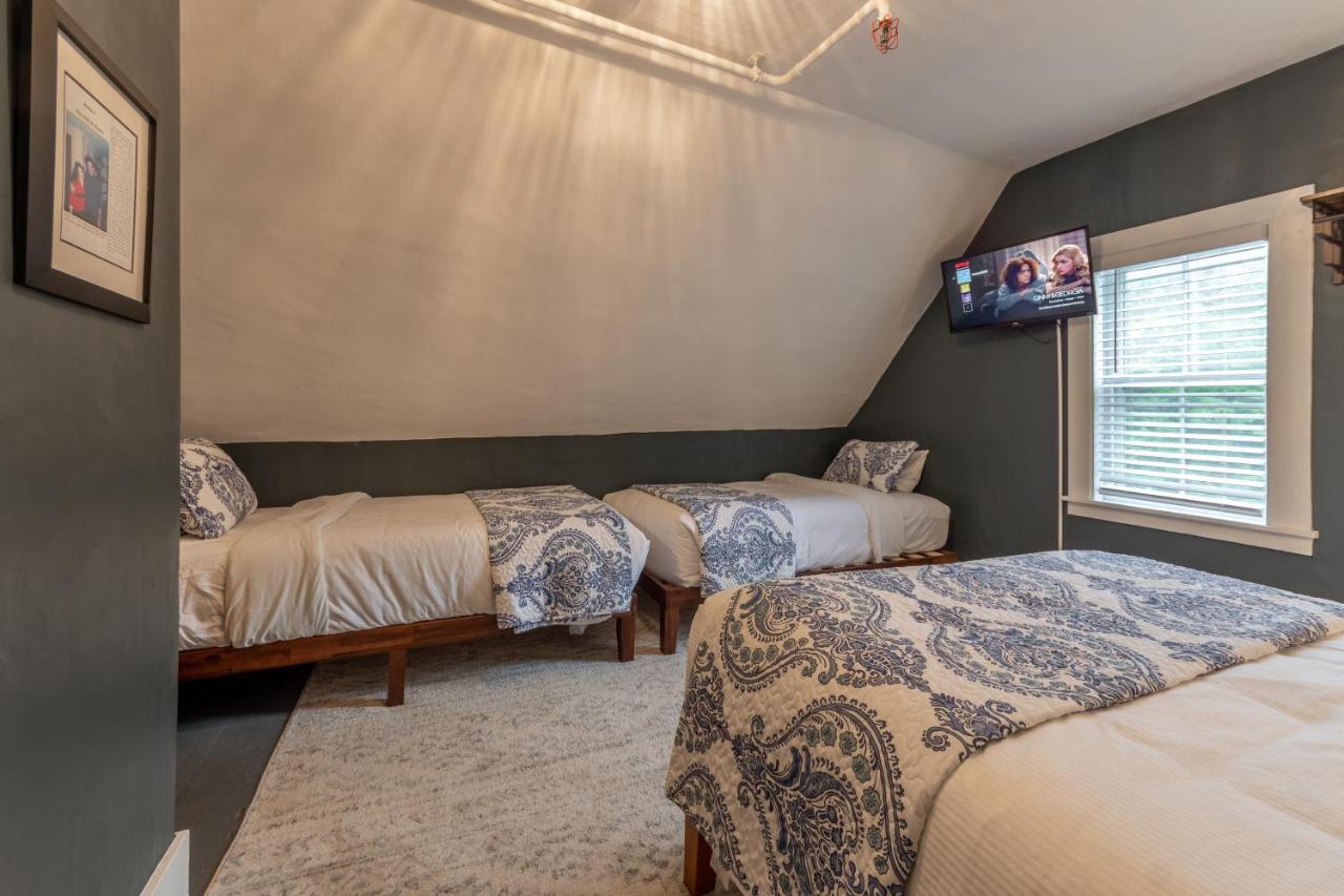 Comfort Quadruple Room at Cranmore Mountain Lodge Bed & Breakfast