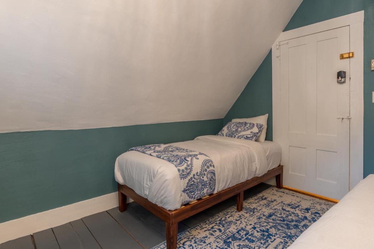 Triple Room with Private External Bathroom at Cranmore Mountain Lodge Bed & Breakfast