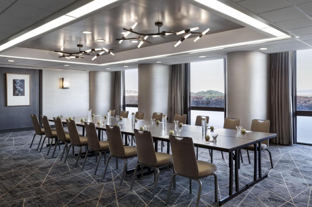 | San Francisco Airport Marriott Waterfront