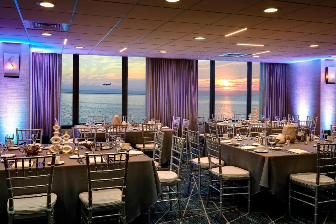 | San Francisco Airport Marriott Waterfront