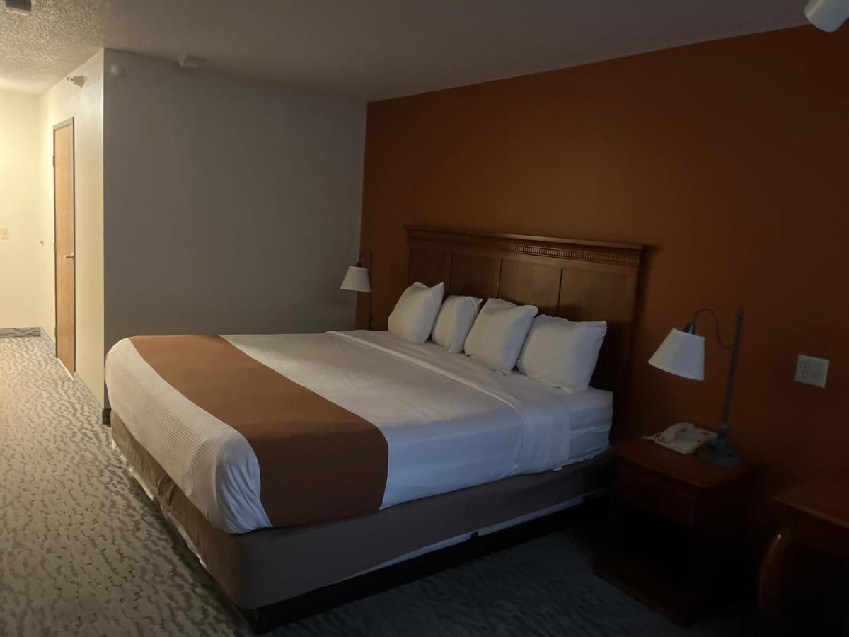 | Regency Inn & Suites
