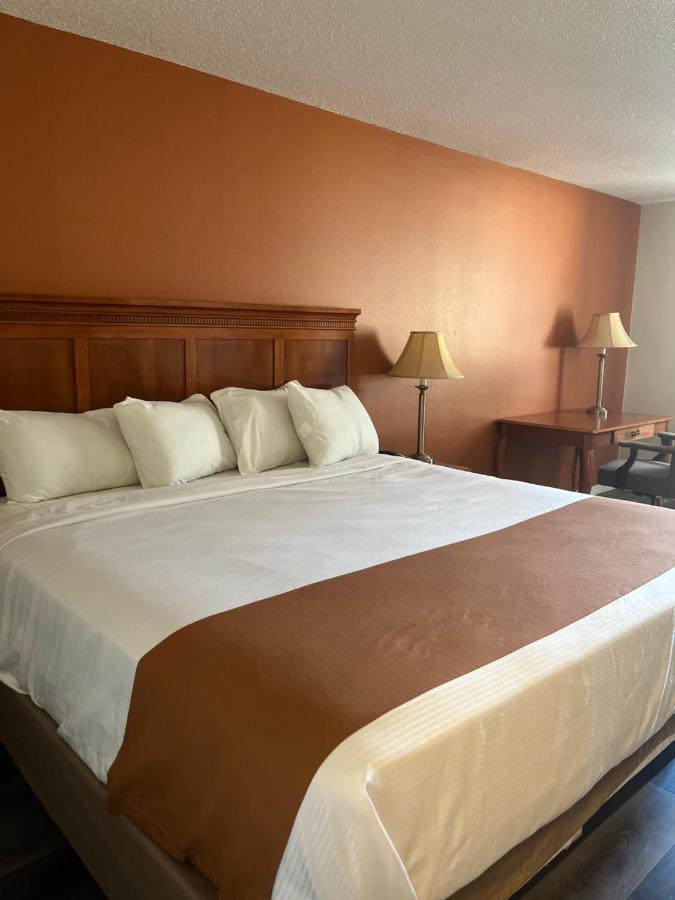 | Regency Inn & Suites