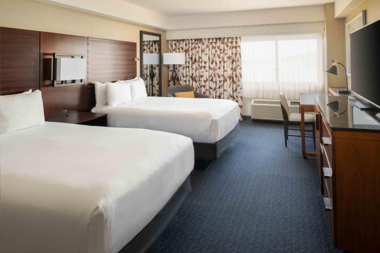 Double Room with Two Double Beds - Hearing Accessible at DoubleTree by Hilton San Francisco Airport