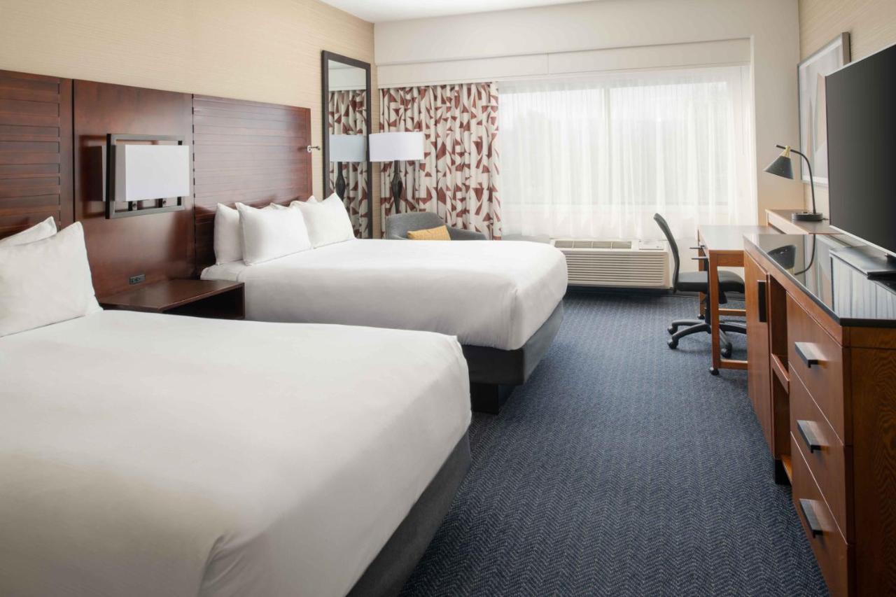 Double Room with Two Double Beds - Hearing Accessible at DoubleTree by Hilton San Francisco Airport