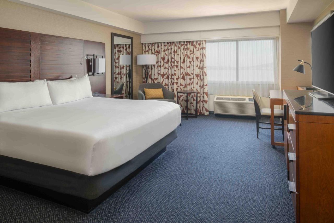 King Room with Disability Access at DoubleTree by Hilton San Francisco Airport