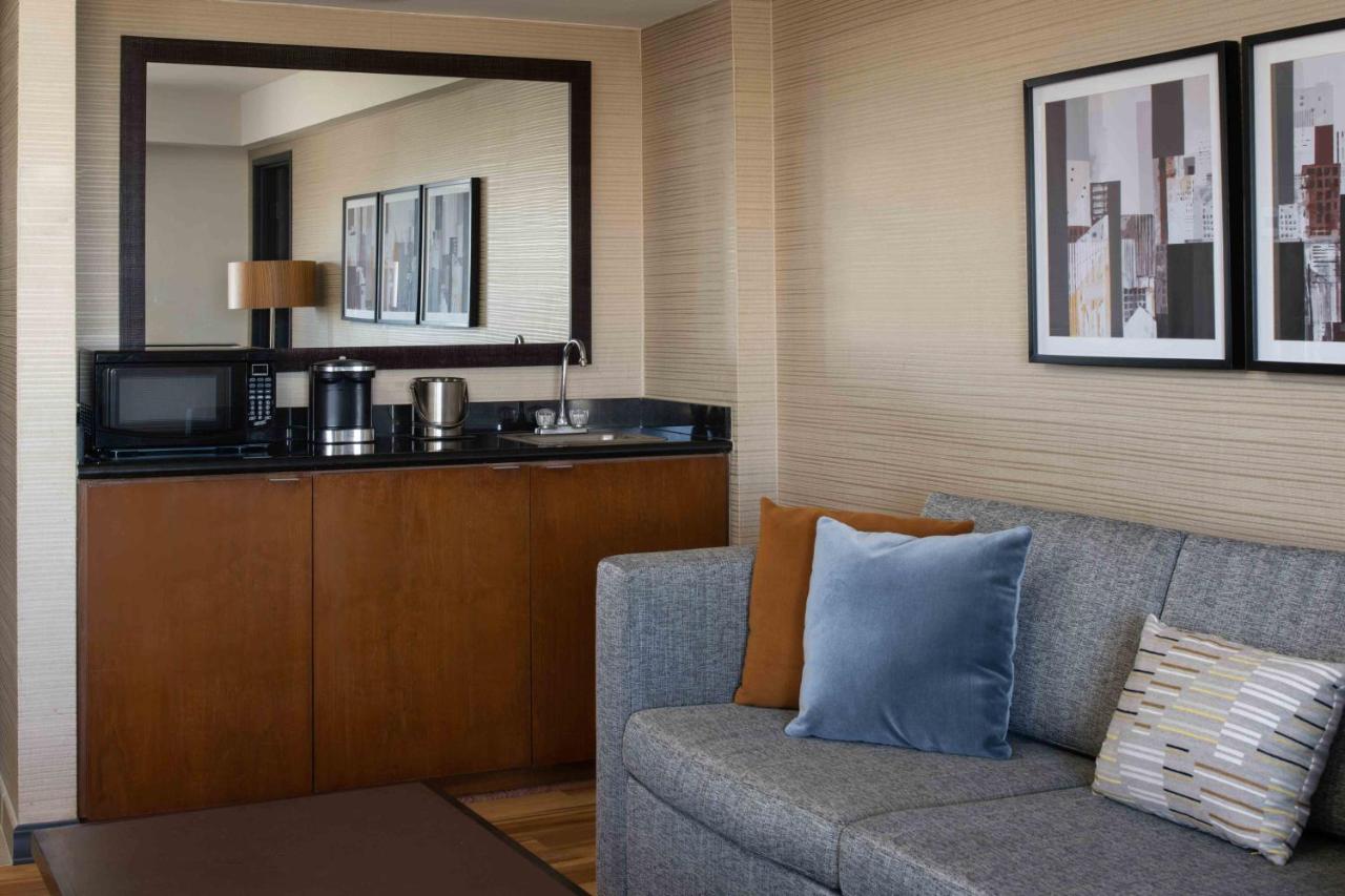 King Suite at DoubleTree by Hilton San Francisco Airport