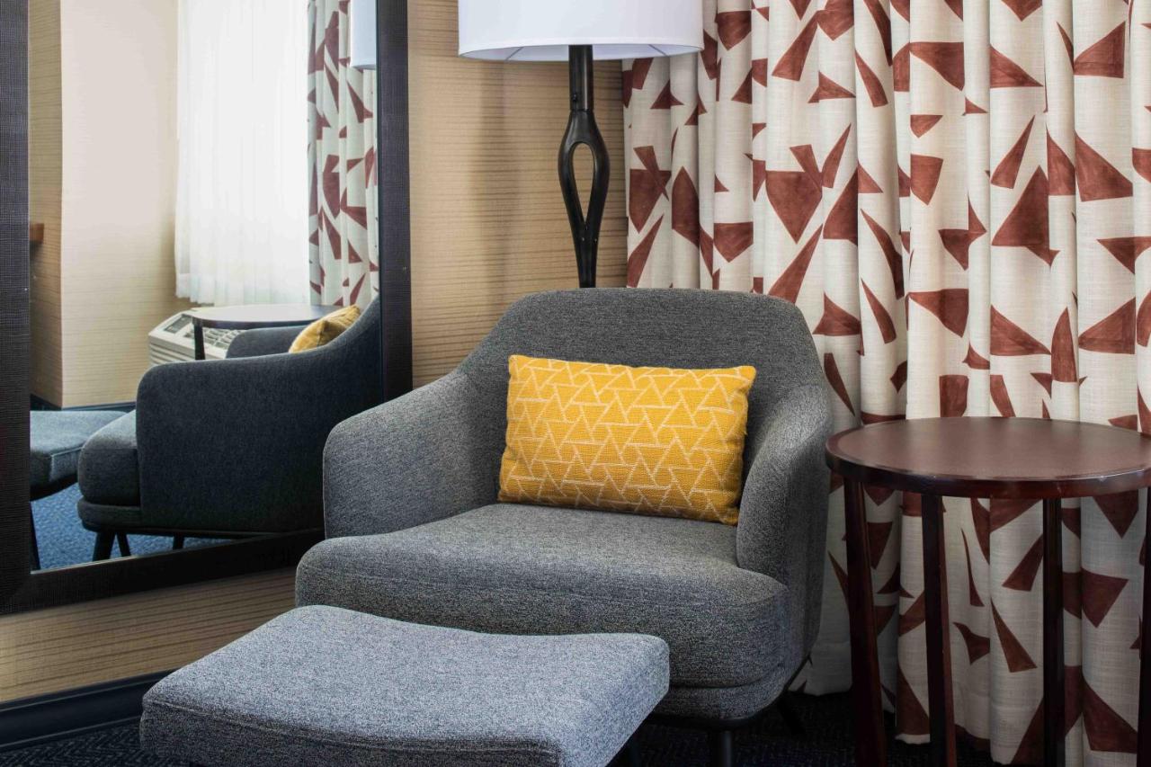 King Room with Disability Access at DoubleTree by Hilton San Francisco Airport